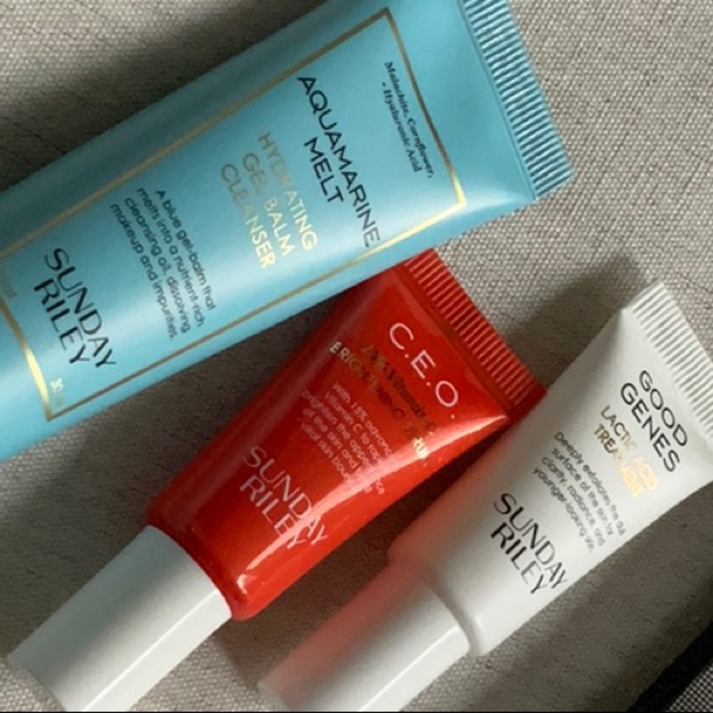 Sunday Riley Summer Travel Essential set - Picture 2 of 6